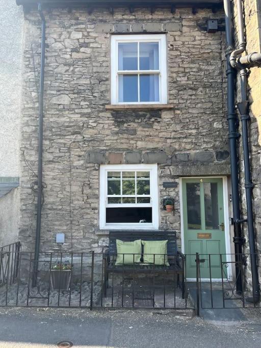 Wee Toad Hole Heart Of Kendal - Cottage Sleeps 4-6 - Dogs Welcome المظهر الخارجي الصورة